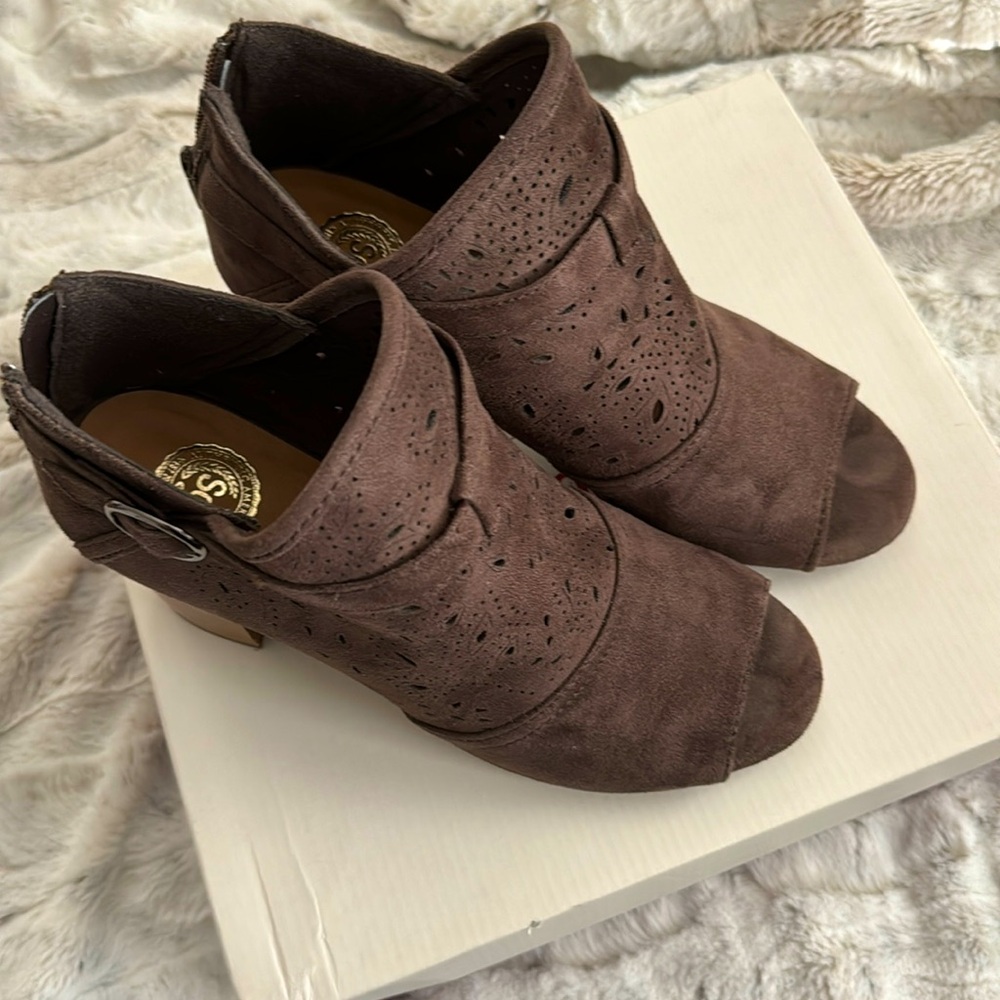 Authentic American Heritage shoes